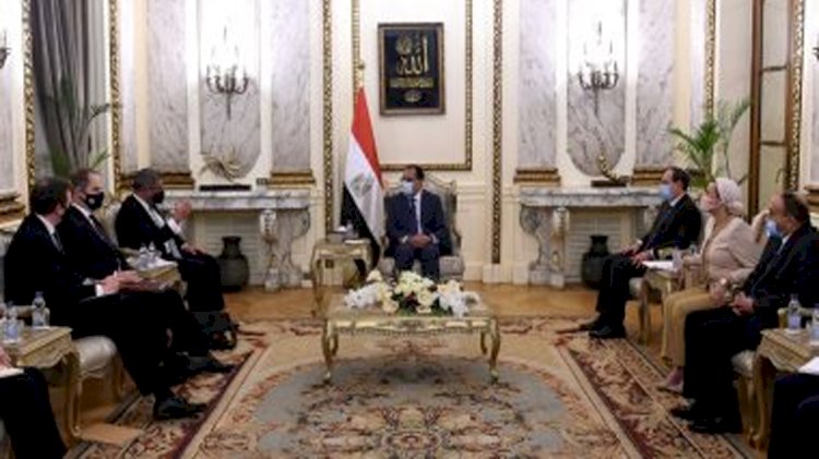 رئيس الوزراء يلتقى رئيس الدورة الـ26 لمؤتمر تغير المناخ لبحث التعاون فى إطار استضافة مصر للدورة 27