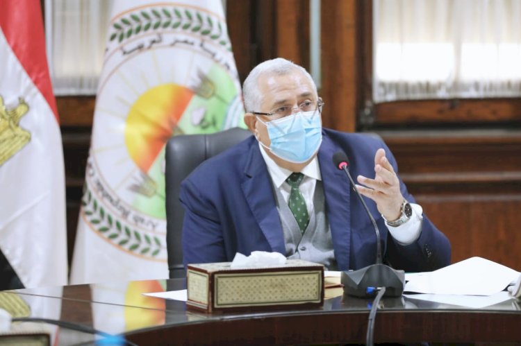وزير الزراعة يبحث فرص الاستثمار الزراعي في مصر مع وفد المجلس الاقتصادي العربي الافريقي 
