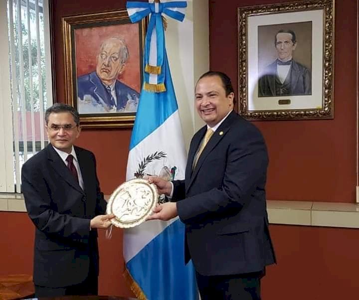وزير خارجية جواتيمالا يستقبل السفير المصري 