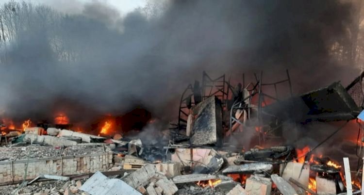 قصف مطار جوستيمل من قبل القوات الروسية