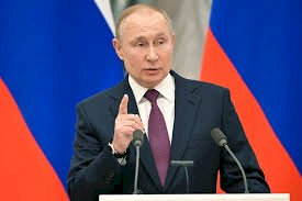 بوتين: العقوبات المفروضة تعتبر أعلن حرب علي روسيا