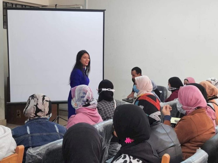 كلية الخدمة الاجتماعية جامعة حلوان تنظم البرنامج التدريبي لغة الإشارة