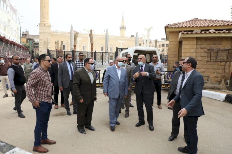 محافظ القاهرة يتفقد المنطقة المحيطة بمسجد الحسين بعد انتهاء أعمال التطوير