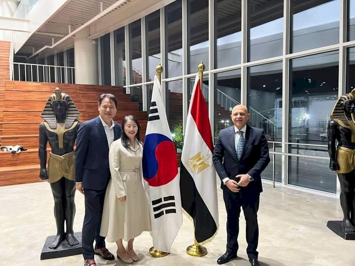 إقامة السفارة المصرية في سول حفل استقبال في معرض "أسرار توت عنخ آمون" في متحف الحرب الكورية في سول