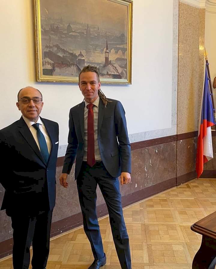 وزير التنمية المحلية والرقمنة والسياحة التشيكي يستقبل السفير المصري في التشيك 