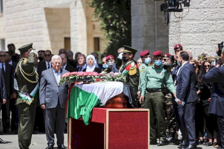 الرئيس الفلسطيني خلال مراسم تشييع الشهيدة أبو عاقلة: نحمل الاحتلال المسؤولية الكاملة عن الجريمة