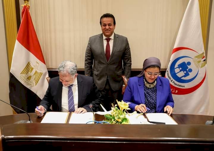 وزير التعليم العالي والقائم بأعمال وزير الصحة يشهد توقيع اتفاقية تعاون بين شركتي «فاكسيرا وسكوب الإماراتية» 