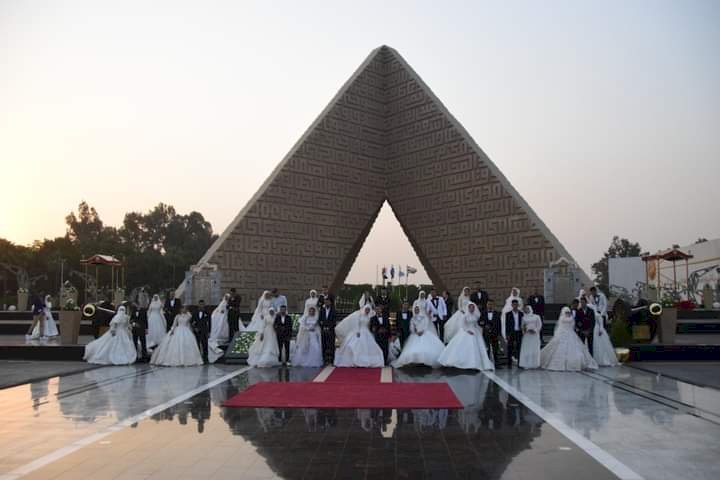 المتحدث العسكرى: المنطقة المركزية العسكرية تنظم حفل زفاف جماعى لعدد 100 شاب وفتاة 