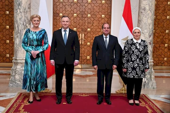 السيسي يستقبل رئيس جمهورية بولندا بقصر الاتحادية