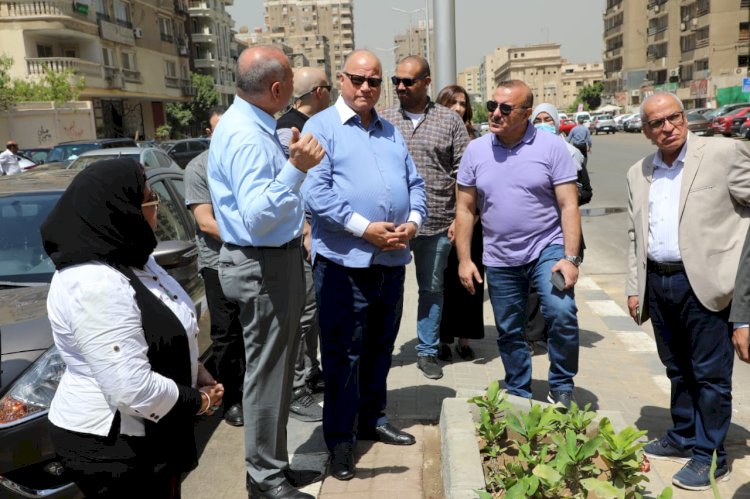 محافظ القاهرة يتفقد أعمال التطوير الجارية بشوارع حى شرق مدينة نصر