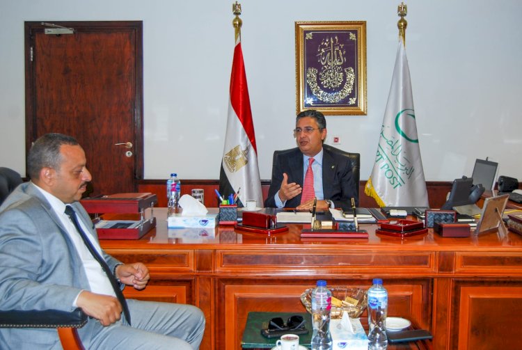 رئيس البريد يلتقي رئيس نقابة العاملين بالبريد المصري 