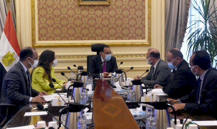 رئيس الوزراء يلتقي الدكتور محمد فريد رئيس مجلس إدارة الهيئة العامة للرقابة المالية لاستعراض خطط التطوير 