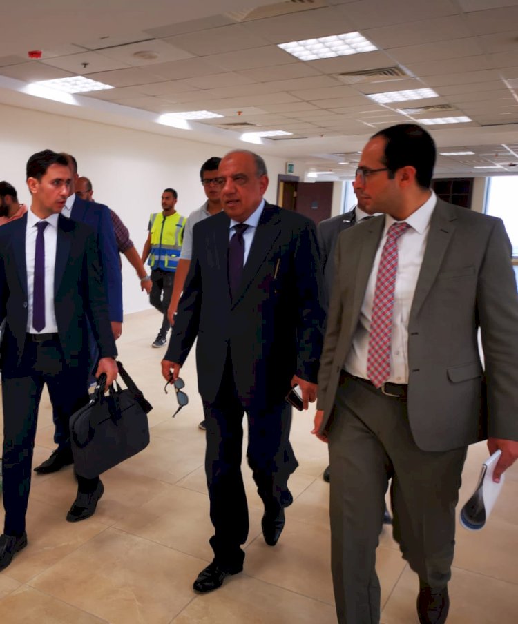وزير قطاع الأعمال العام محمود عصمت يتفقد مقر الوزارة بالعاصمة الإدارية الجديدة