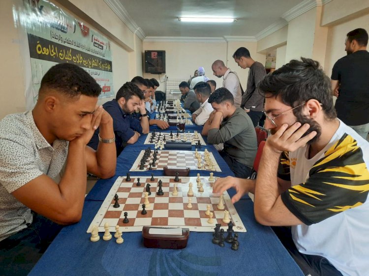 صيدلة سوهاج تحصد المركز الأول في بطولة الشطرنج علي مستوي الجامعة