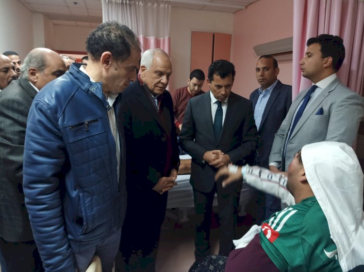 زيارة محافظ الجيزة للمصابين بمستشفي الشيخ زايد 