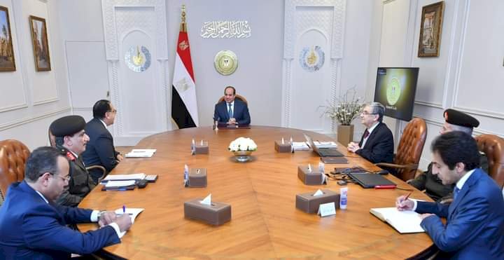 السيسي يتابع مع وزير الكهرباء أخر تطورات المشروعات القومية