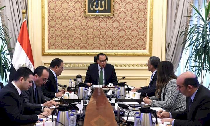 مدبولي يجتمع مع  الرئيس التنفيذي للهيئة العامة للاستثمار والمناطق الحرة لمتابعة جهود دعم وتهيئة مناخ الاستثمار في مصر