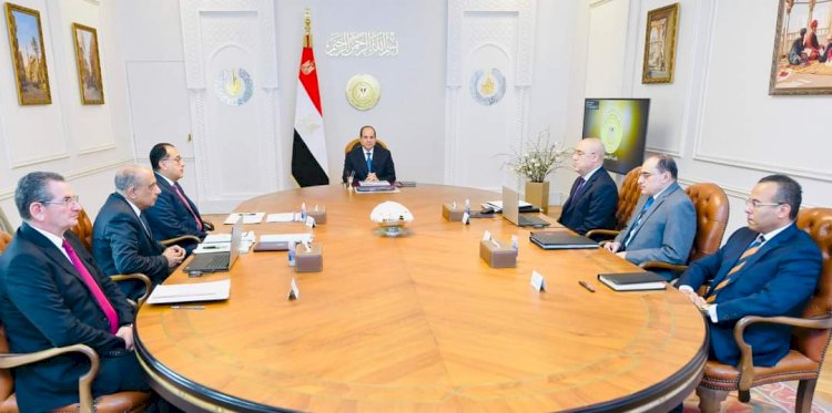 الرئيس السيسي: يتابع الخطط الجاري تنفيذها لتحديث وتطوير قطاع الصناعات النسيجية في مصر