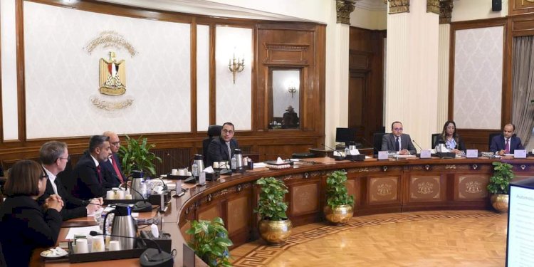 رئيس الوزراء يستعرض مع مسئولى "جنرال موتورز" الفرص الاستثمارية للشركة في السوق المصرية