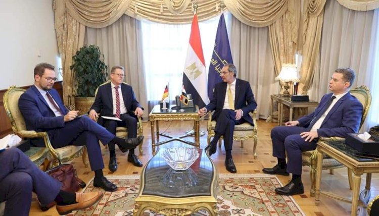 طلعت يبحث مع سفير ألمانيا بالقاهرة تعزيز التعاون بين مصر وألمانيا