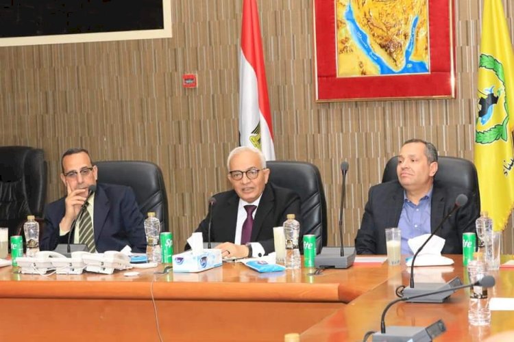 وزير التربية والتعليم يستعرض جهود الوزارة في تطوير المنظومة التعليمية بالمحافظة شمال سيناء