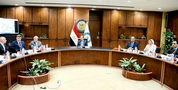 وزير البترول يسلم الرخصة الثانية لمزاولة نشاط تموين السفن بالوقود بالموانئ المصرية