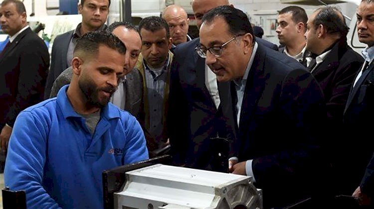 رئيس الوزراء يتفقد مشروعات عديدة في محافظة الإسكندرية