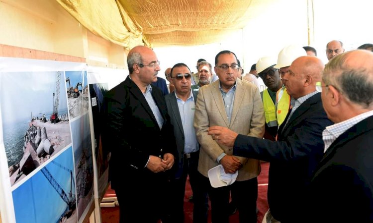 رئيس الوزراء يتابع معدلات تنفيذ عدد من المشروعات الجاري تنفيذها بميناءي الإسكندرية والدخيلة