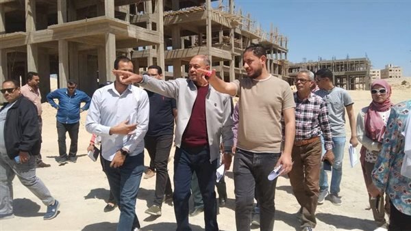 رئيس  جهاز 15 مايو يتفقد وحدات " سكن كل المصريين " وسكن بديل المناطق العشوائية بالمدينة