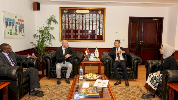 رئيس البريد المصري يستقبل نائب المدير العام لاتحاد البريد العالمي