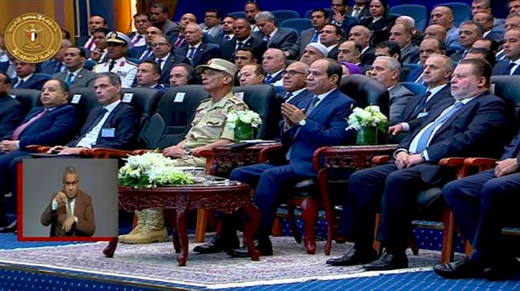 الرئيس السيسي: نسعى لتشييد بنية أساسية تليق بمصر
