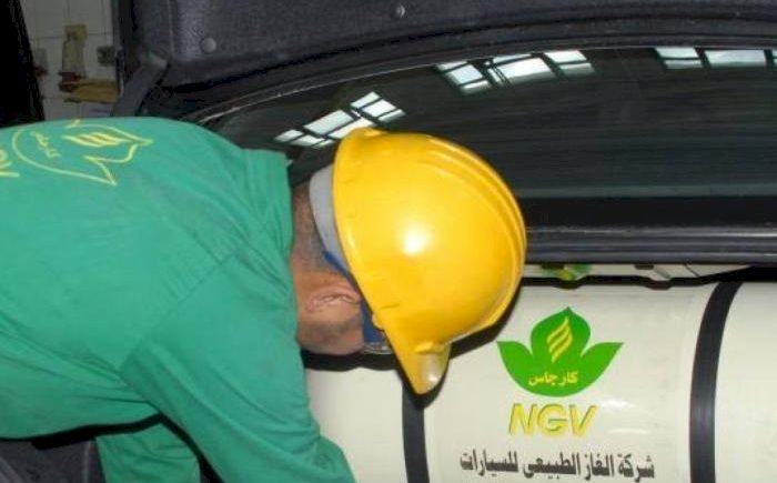 البترول: نصف مليون سيارة تعمل بالغاز الطبيعي بمصر و927 محطة متخصصة
