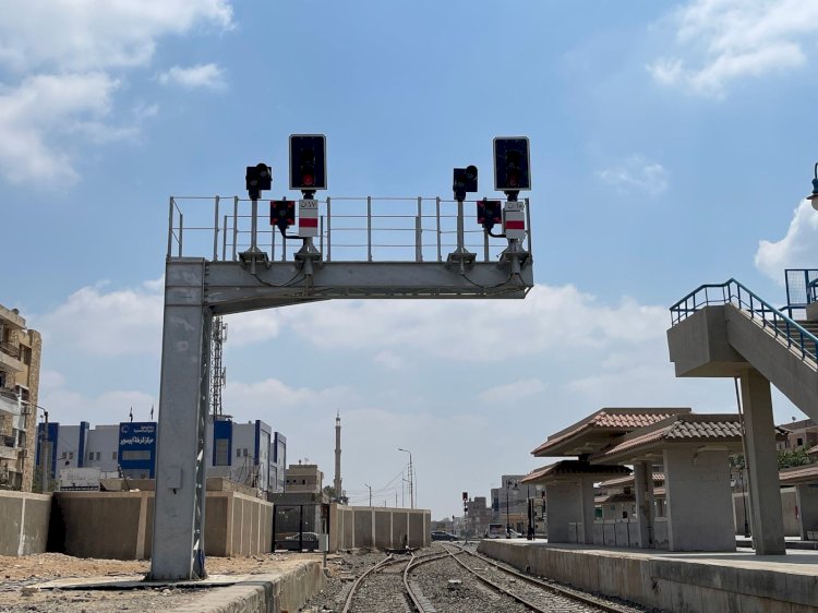 وزير النقل يعلن دخول برج الإشارات الرئيسي  بمحطة ابوصوير في الخدمة 