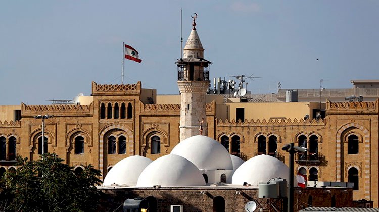 شخص يطلق النار على مسجد فى لبنان والجيش يصيبه 