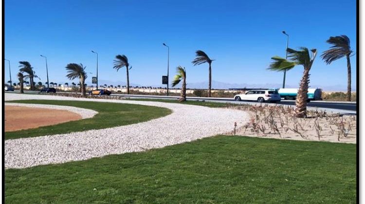 وزير الإسكان ومحافظ البحر الأحمر يتفقدان مشروع تطوير طريق المطار بمدينة الغردقة بمحافظة البحر الأحمر