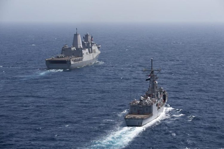القوات البحرية تستقبل وفداً من متدربات الأكاديمية الوطنية للتدريب