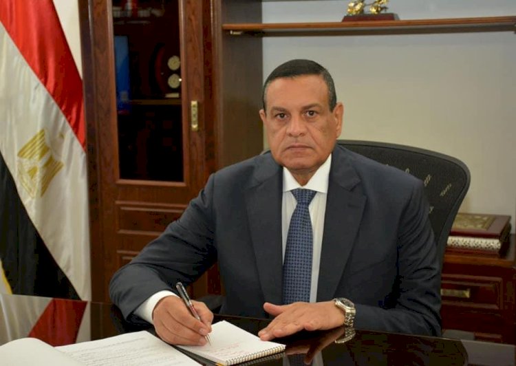 وزير التنمية المحلية ومحافظ القاهرة يتفقدان عددا من المشروعات الخدمية