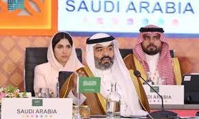 وزير الاتصالات السعودي يبرز جهود رؤية المملكة 2030 في تمكين الشباب والمرأة وبناء مستقبل مستدام