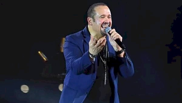 هشام عباس يحيى حفلاً غنائيًا بمحكى القلعة