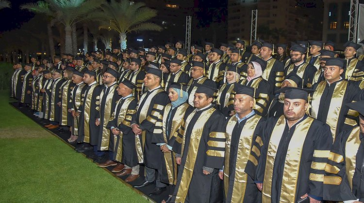 محافظ الإسكندرية يشهد حفل تخرج كلية الدراسات العليا بالأكاديمية العربية