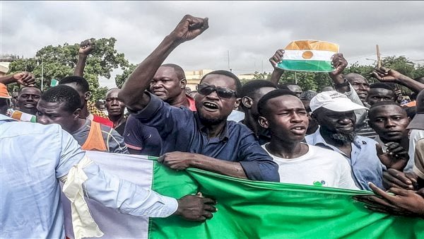 آلاف المتظاهرين في النيجر يطالبون برحيل القوات الفرنسية