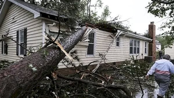 انقطاع الكهرباء عن 161 ألف شخص بولاية فلوريدا الأمريكية بسبب إعصار إداليا