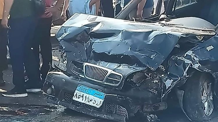 إصابة 4 أشخاص فى حادث تصادم سيارتين بأسوان