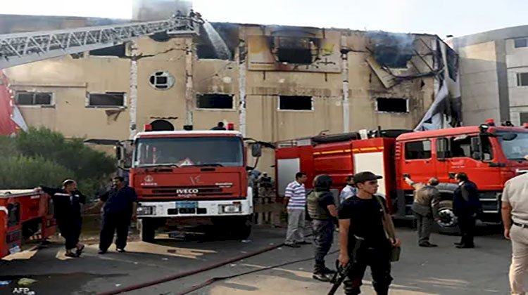 إصابة 4 أشخاص في حريق بمصنع ملابس بالشرقية