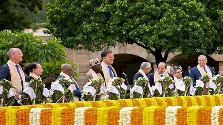 الرئيس السيسي يزور ضريح غاندي على هامش قمة ال20