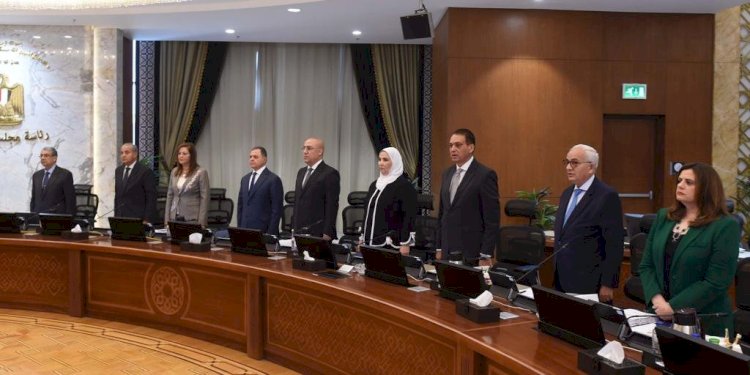 مجلس الوزراء يقف دقيقة حدادا على أرواح ضحايا الحادثين الأليمين في المغرب وليبيا