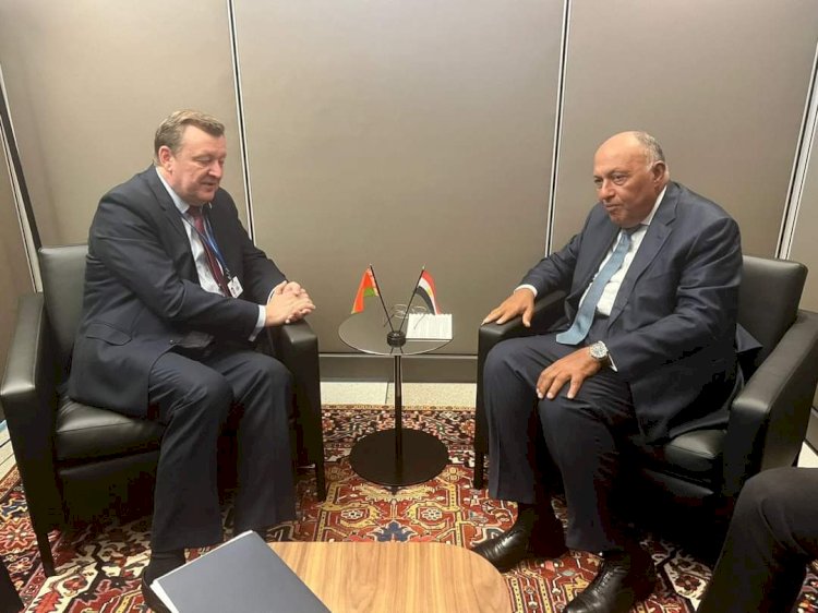 وزير الخارجية يعقد اجتماعاً مع وزير خارجية بيلاروسيا