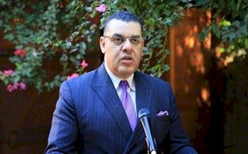 سفير مصر بلبنان يتسلم درع مجلس النواب اللبنانى تقديرا لجهوده