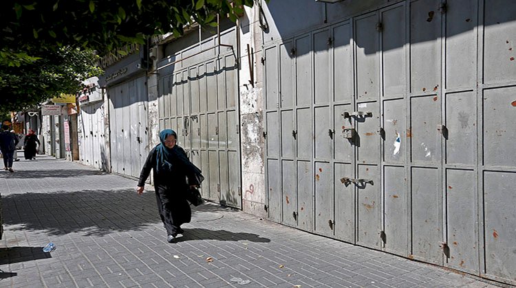 اضراب في الضفة الغربية تنديدًا بالعدوان الإسرائيلي المُتواصل على أبناء الشعب الفلسطيني