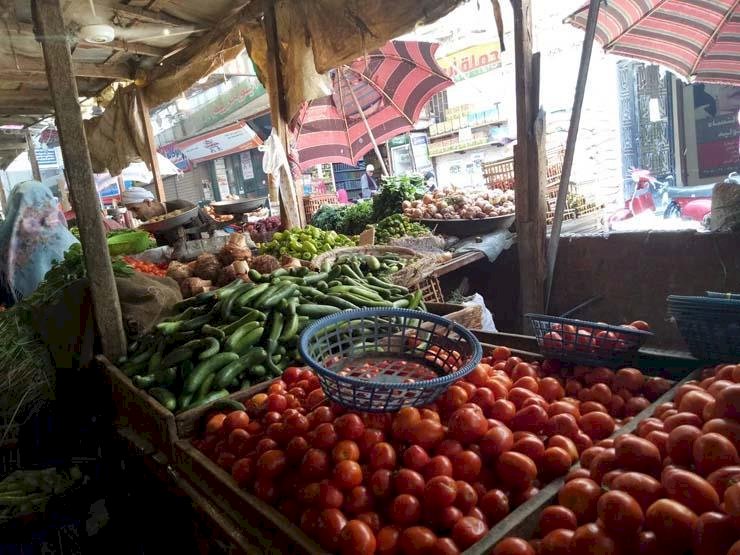 أسعار الخضار والفاكهة في سوق العبور اليوم الإثنين